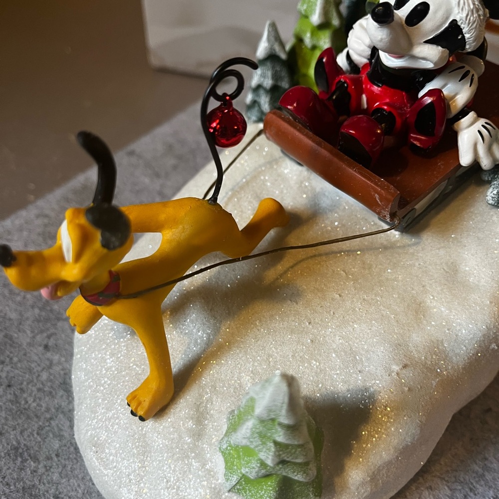St. Nicholas Square Mickey & Friends Hand Painted Mickey & Minnie Sleigh Ride - Picture 6 of 12